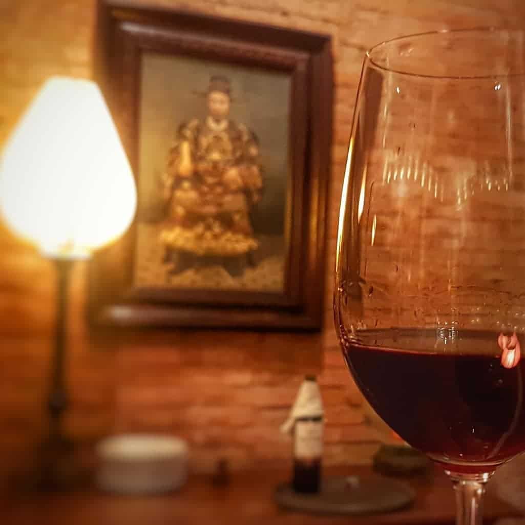 When vietnamese ancestor meets the french tradition, what can they talk about? #santé #cheers #gambe